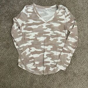 Camp long sleeve v neck